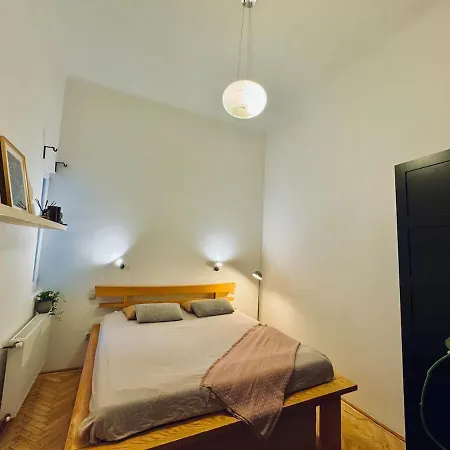 Moon - Spacious Apartmán *