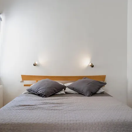 Moon - Spacious Budapest